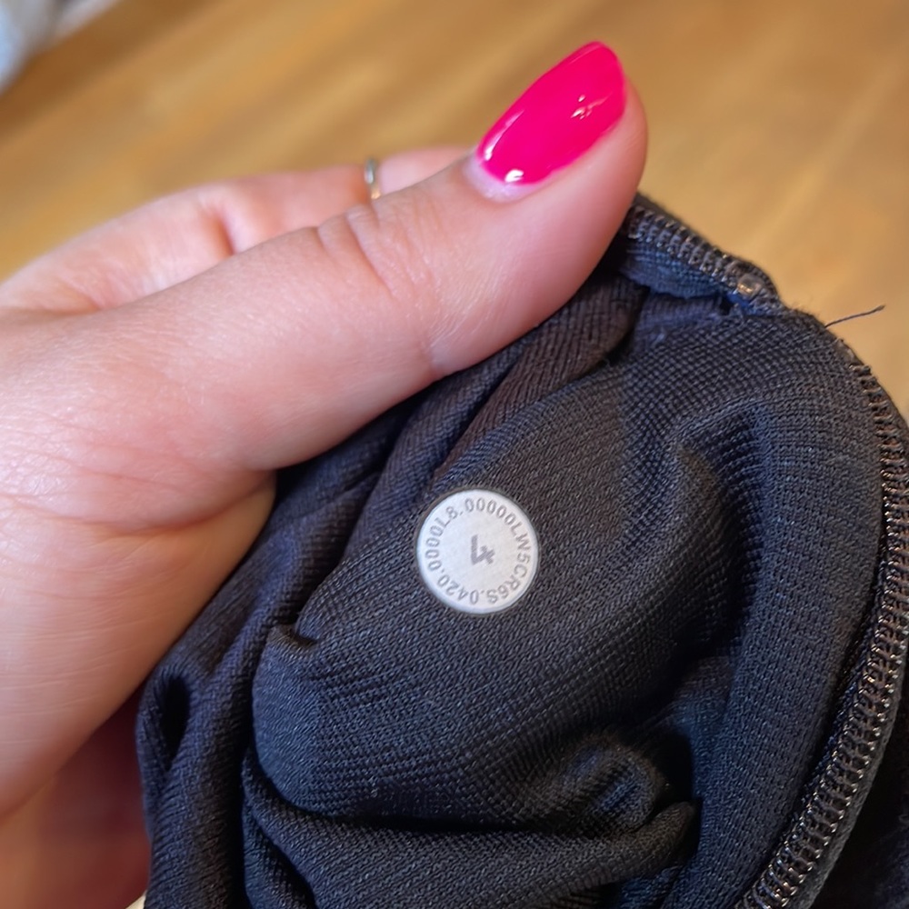 Lululemon Engineered Warmth Jogger Size 4 Black - image 4